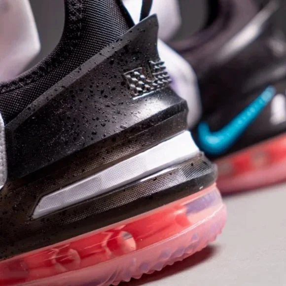 Nike LeBron XVIII 18 GS Basketball Shoes Graffiti Chlorine CW2760-900 Si… - Picture 8 of 12